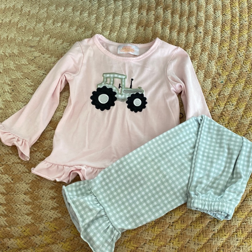 Girls 4T ruffle tractor set.